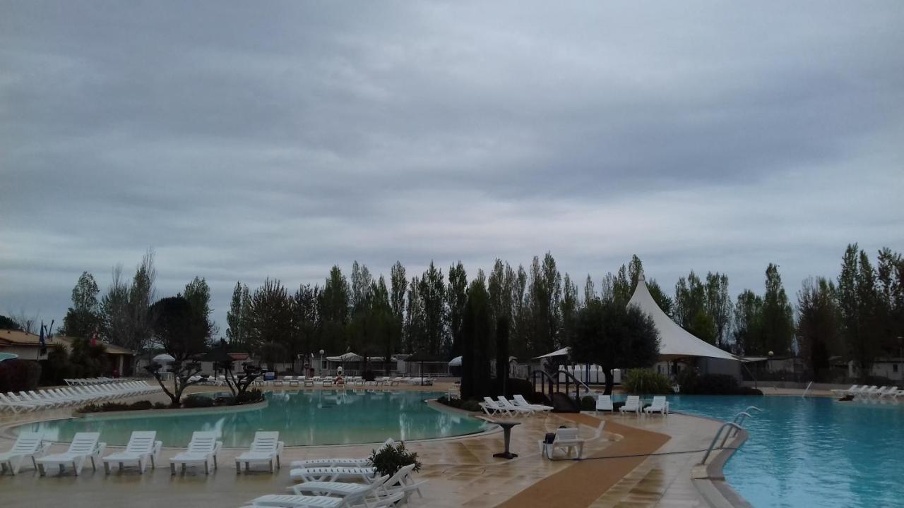 La Carabasse Hotel Vias Buitenkant foto
